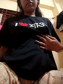 queenneha69 online show from April 14, 2026, 2:11 pm