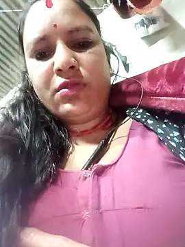 Hot hiuj online show from February 11, 2026, 10:31 pm