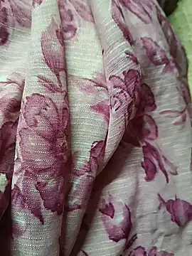 Snapshot of Hot_hiuj chatting on July 7, 2026, 4:21 pm Hot hiuj online show from July 7, 2026, 4:21 pm