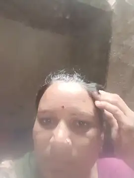Snapshot of Hot_hiuj chatting on June 20, 2026, 1:27 pm Hot hiuj online show from June 20, 2026, 1:27 pm