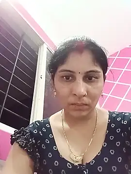 Hot ree85 online show from May 18, 2026, 2:55 pm