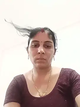 Hot ree85 online show from May 20, 2026, 5:43 pm