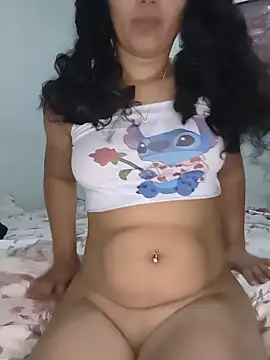 Larissinha015 online show from July 17, 2026, 1:47 am