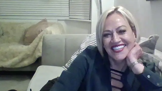 Snapshot of Milfshake227 chatting on May 20, 2026, 9:12 pm Milfshake227 online show from May 20, 2026, 9:12 pm