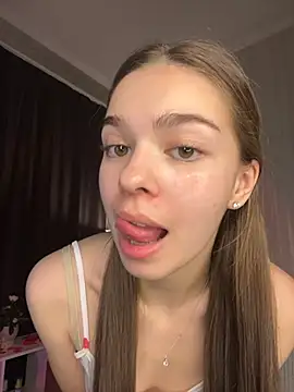 Snapshot of SkylineBliss chatting on February 12, 2026, 9:14 pm SkylineBliss online show from February 12, 2026, 9:14 pm