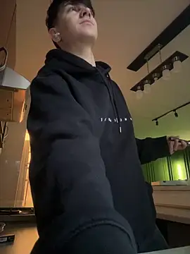 ravenryx online show from February 21, 2026, 3:47 pm