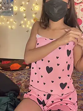 Snapshot of cupid_heart00 chatting on February 26, 2026, 1:11 pm cupid heart00 online show from February 26, 2026, 1:11 pm