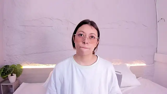 lanna 18  online show from March 14, 2026, 11:38 am