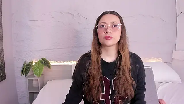 lanna 18  online show from March 23, 2026, 1:22 pm