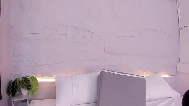 lanna 18  online show from March 12, 2026, 11:47 am