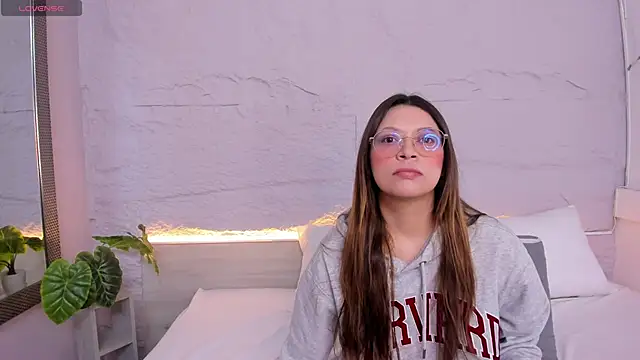 lanna 18  online show from February 20, 2026, 11:34 am