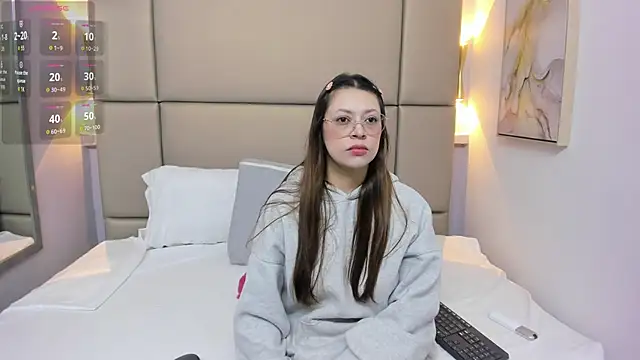 lanna 18  online show from February 13, 2026, 11:54 am