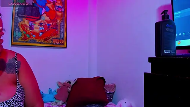 Ashley bigasss  online show from April 17, 2026, 6:22 pm