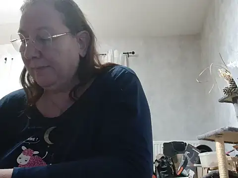 xmyriamx online show from February 25, 2026, 7:36 pm