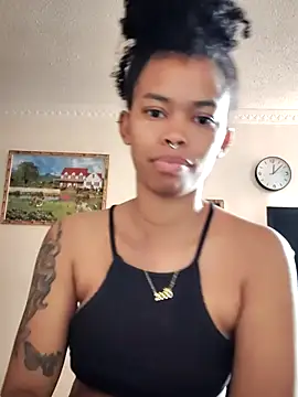 Snapshot of shenna_brunette chatting on February 16, 2026, 4:05 pm shenna brunette online show from February 16, 2026, 4:05 pm