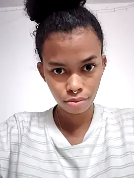 Snapshot of shenna_brunette chatting on February 28, 2026, 6:40 pm shenna brunette online show from February 28, 2026, 6:40 pm