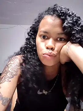 Snapshot of shenna_brunette chatting on March 4, 2026, 4:59 pm shenna brunette online show from March 4, 2026, 4:59 pm