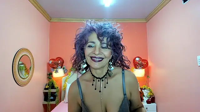 Dalila Najjar  online show from May 25, 2026, 2:38 pm