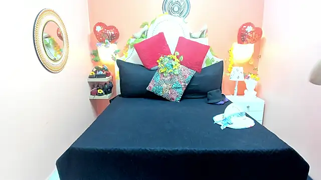 Dalila Najjar  online show from May 15, 2026, 2:26 pm