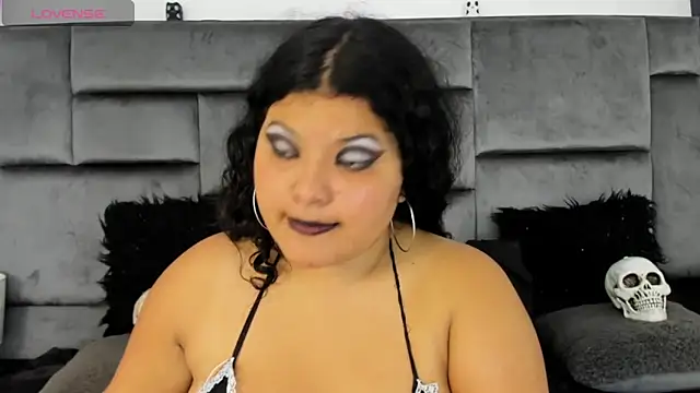 Jessica Beltrann online show from April 14, 2026, 7:52 pm