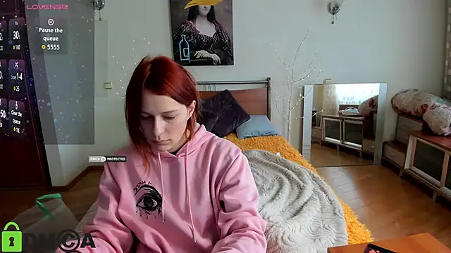 Lily Viola online show from February 13, 2026, 9:09 am