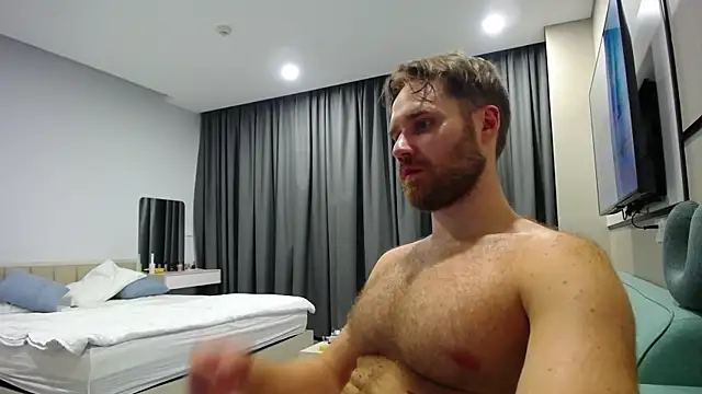 LorenzoLux online show from April 7, 2026, 3:36 pm