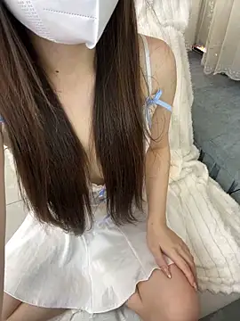  xiaoxinxin  online show from April 20, 2026, 1:56 pm