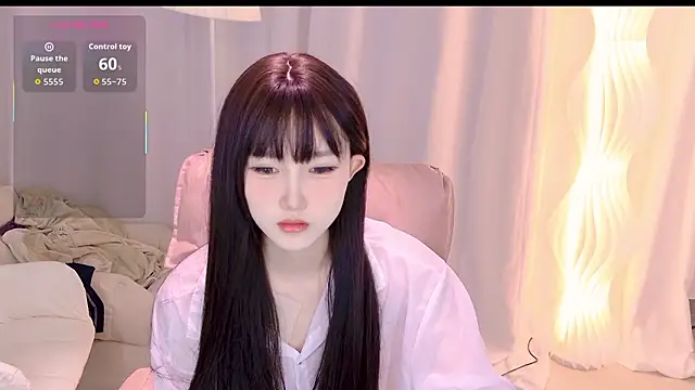 YE Zi  online show from January 16, 2026, 6:56 pm