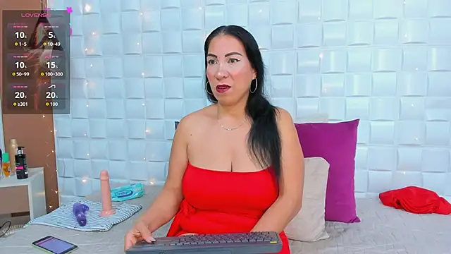 Snapshot of AmberJoyMilf chatting on May 5, 2026, 12:08 pm AmberJoyMilf online show from May 5, 2026, 12:08 pm