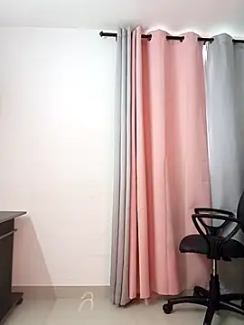 saray reesee online show from January 15, 2026, 8:23 pm