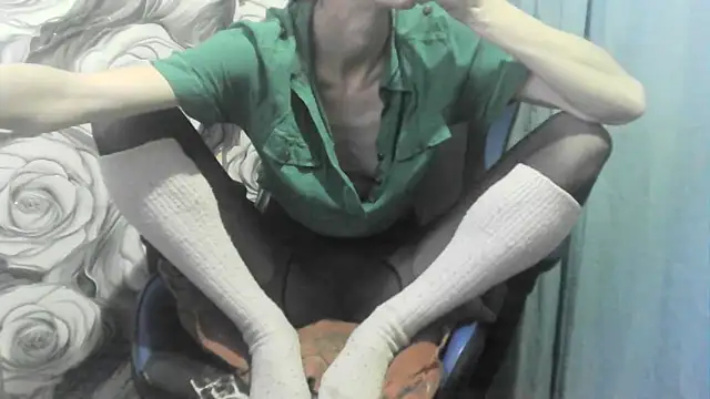  wolfxsnowy  online show from February 12, 2026, 2:50 pm