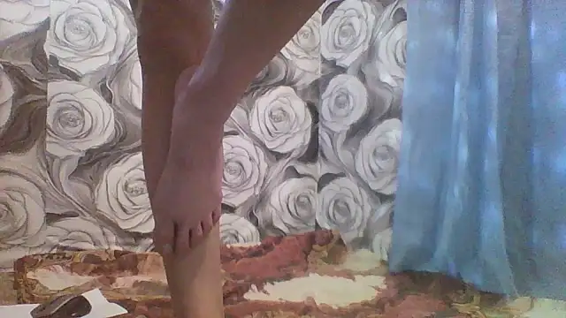  wolfxsnowy  online show from January 5, 2026, 10:24 pm