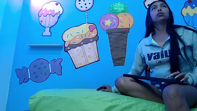 skinnysexzara18 online show from March 5, 2026, 2:08 am