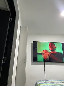 Snapshot of TaylorrHill chatting on February 5, 2026, 6:15 pm TaylorrHill online show from February 5, 2026, 6:15 pm