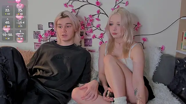 SweetheartsFriends online show from March 31, 2026, 8:22 pm