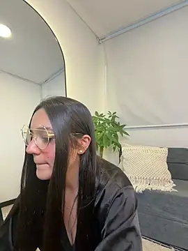 EVA WILD1 online show from February 13, 2026, 9:37 pm