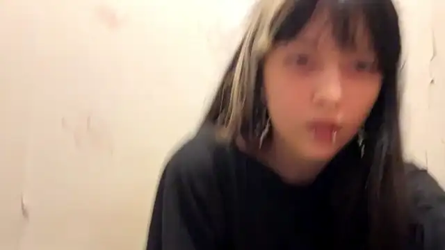 Snapshot of VeraDaisy chatting on February 11, 2026, 6:41 pm VeraDaisy online show from February 11, 2026, 6:41 pm