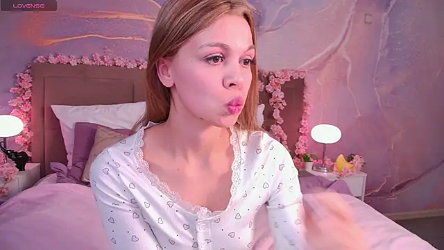 ScarletMarney online show from February 9, 2026, 4:43 am