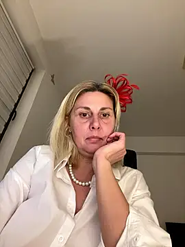 Amelia9798 online show from January 17, 2026, 8:56 pm