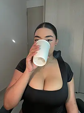 SASHASTRADA  online show from April 7, 2026, 9:27 pm