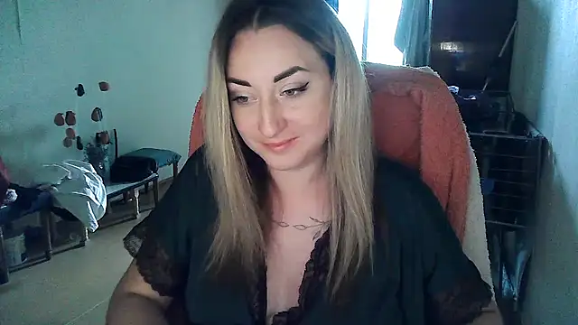 FoxyAnn12 online show from July 26, 2026, 5:14 am