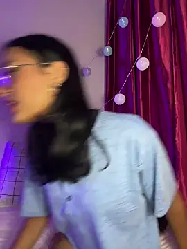 Iam Lyan  online show from February 1, 2026, 9:46 pm