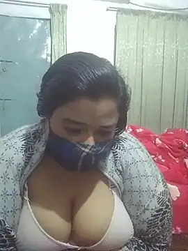 Snapshot of momo_loves chatting on February 14, 2026, 5:46 pm momo loves online show from February 14, 2026, 5:46 pm