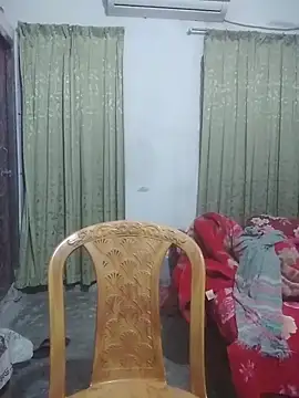 Snapshot of momo_loves chatting on February 25, 2026, 5:57 pm momo loves online show from February 25, 2026, 5:57 pm