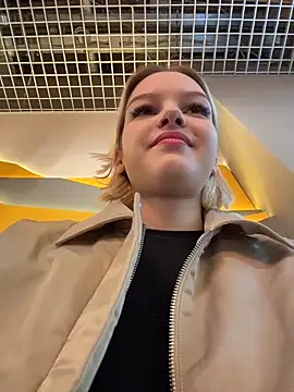 AshleyMur online show from April 11, 2026, 6:21 am