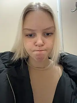 AshleyMur online show from March 17, 2026, 5:43 am