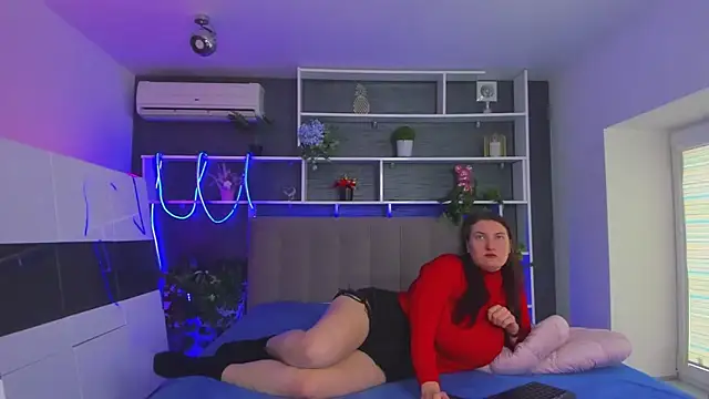 StephieRousee online show from March 19, 2026, 6:24 am