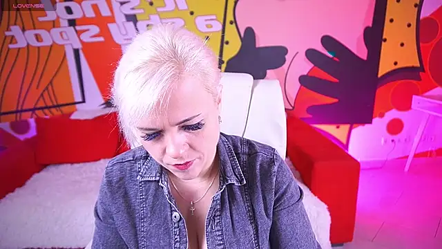 CrystalVibe online show from March 25, 2026, 6:24 am