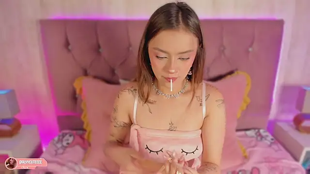 alyy cut3 online show from April 13, 2026, 9:08 pm