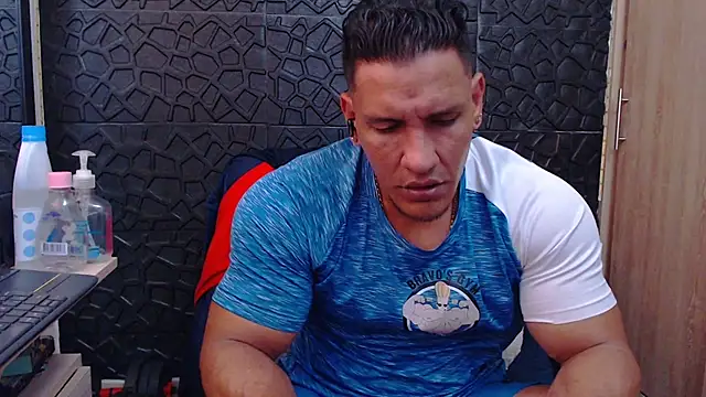 Snapshot of viktor_herrera chatting on February 3, 2026, 3:50 pm viktor herrera online show from February 3, 2026, 3:50 pm